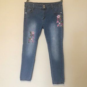 Blue Republic Women's Skinny Blue Jeans Size 15 Embroidered with Floral Design